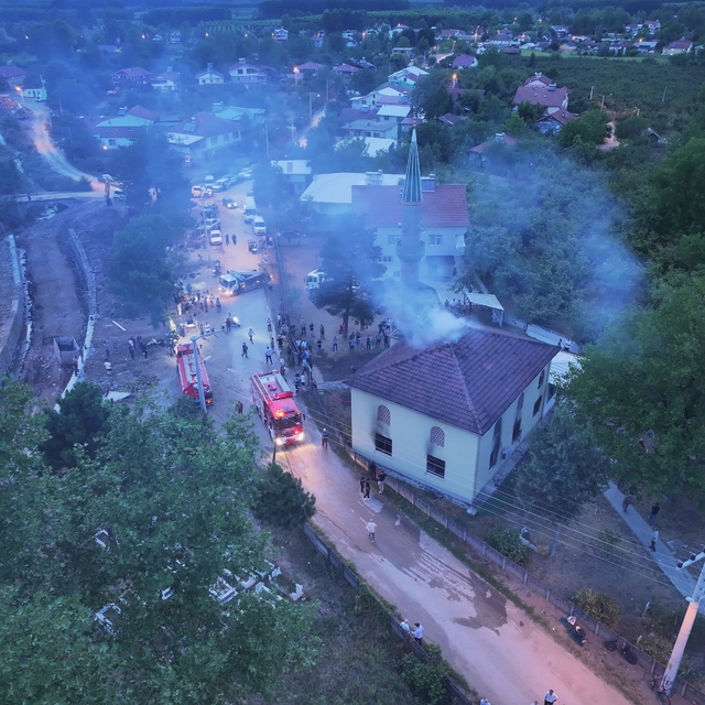 Düzce'de bir camide yangın çıktı