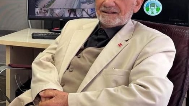 Asansörün halatının kopmasıyla 3'üncü kattan düşen eski belediye başkanı öldü, kızı ağır yaralandı