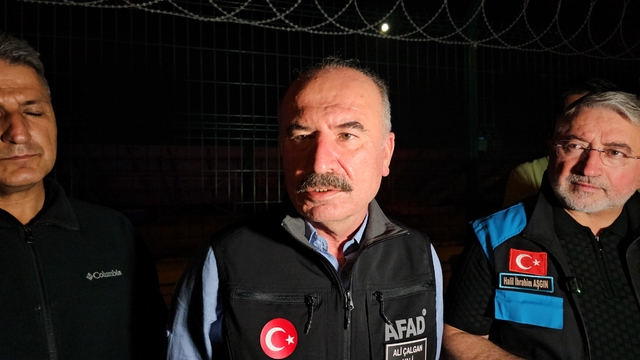 GÜNCELLEME 2 - Çorum'da tekstil fabrikasında çıkan yangın kontrol altına alındı