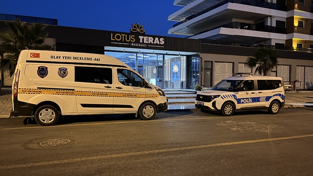 Havuzda boğulma tehlikesi geçiren çocuğa ilk müdahaleyi Almanya'dan gelen aile yaptı; olay kamerada