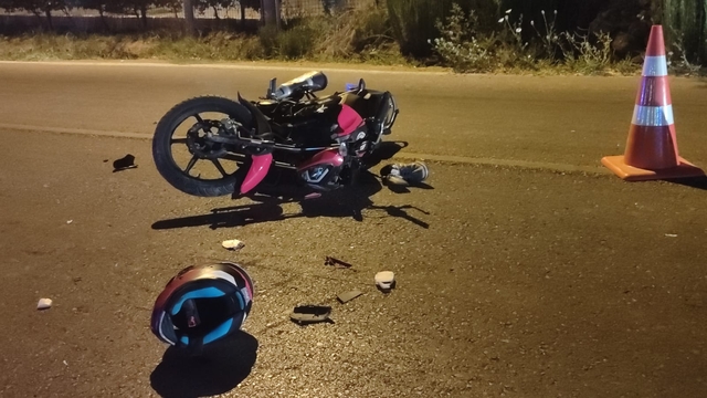 Ödemiş'te hafif ticari araçla çarpışan motosikletin sürücüsü yaralandı