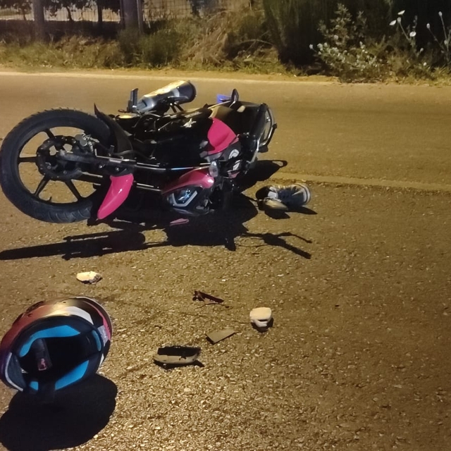 Ödemiş'te hafif ticari araçla çarpışan motosikletin sürücüsü yaralandı