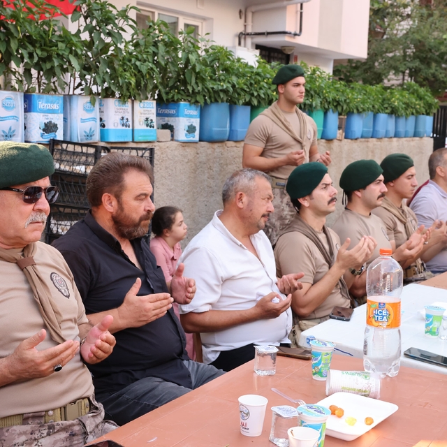Pozantı'da şehit özel harekat polisi Erhan Konuk için mevlit okutuldu
