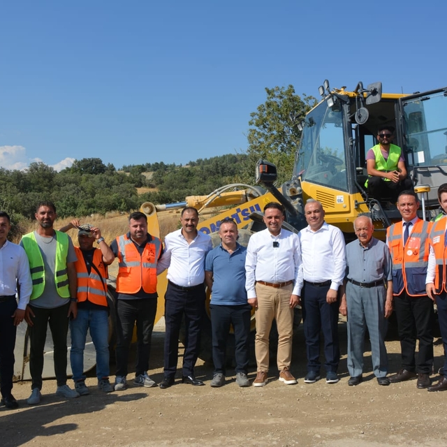 AK Parti'li Baybatur, Demirci'de ziyaretlerde bulundu