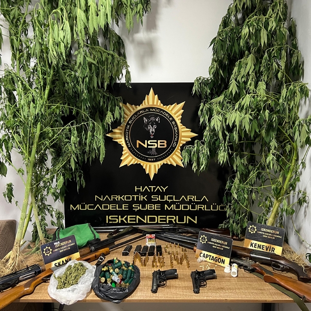 Hatay'da makilik alanda 7 silah ve uyuşturucu ele geçirildi