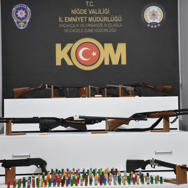 Niğde merkezli 2 ilde düzenlenen kaçakçılık operasyonunda 9 zanlı yakalandı