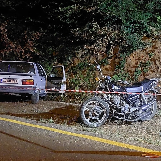 Sakarya'da otomobille çarpışan motosikletin sürücüsü öldü