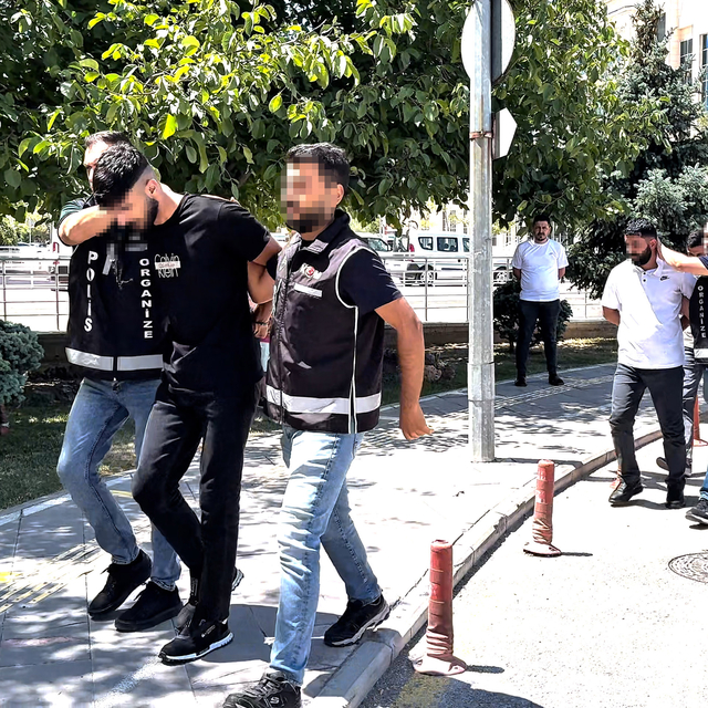 İş yerini kurşunlayan şüpheliler yakalandı; 3 gözaltı