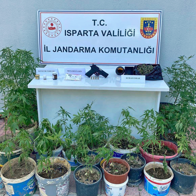 Isparta'da uyuşturucu operasyonunda 2 şüpheli gözaltına alındı