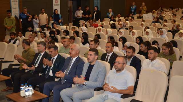 Muş'ta TÜGVA'nın yaz okulu kapanış programı yapıldı