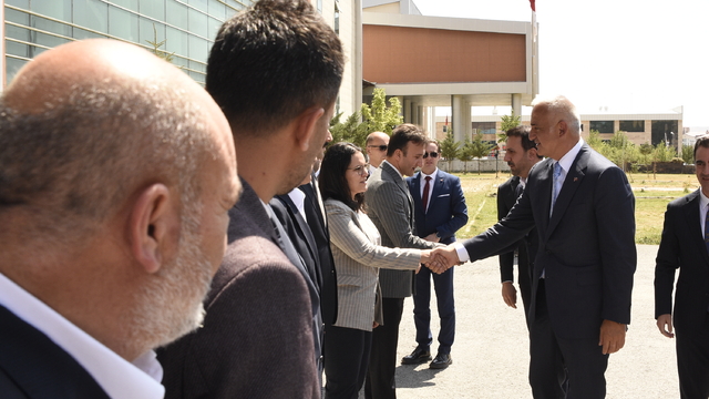 Bakan Ersoy: Sorunlarını çözmüş Türkiye, kalkınmış, refahını artırmış bir Türkiye demektir (2)