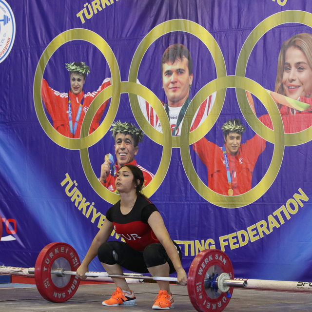 Yıldızlar Kulüpler Türkiye Halter Şampiyonası başladı