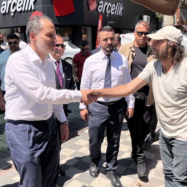 Yeniden Refah Partisi Genel Başkanı Erbakan, Çanakkale'de partililerle bulu...