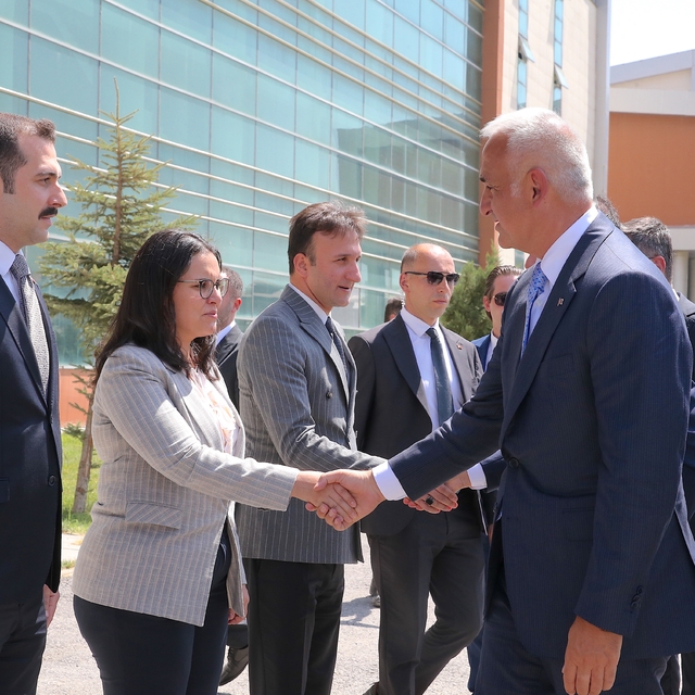 Kültür ve Turizm Bakanı Ersoy, Bitlis'te konuştu: