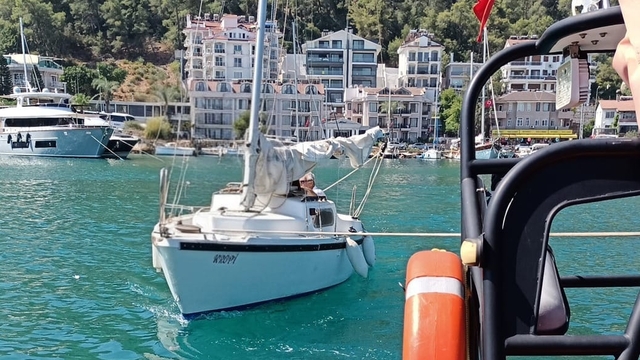 Fethiye'de sürüklenen teknedeki 2 kişi kurtarıldı