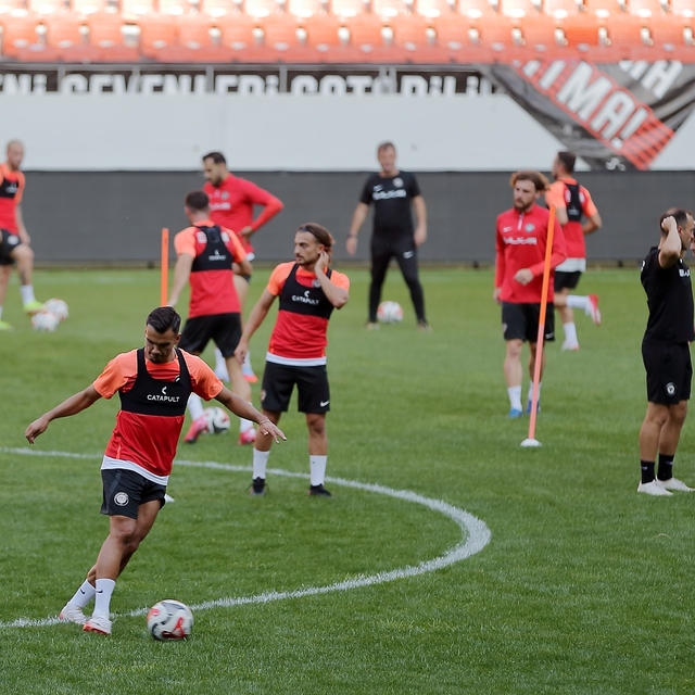 Teknik direktör Tahsin Tam, Çorum FK ile ikinci şampiyonluğu hedefliyor: