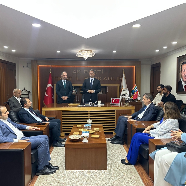 AK Parti'li Sırakaya, AK Parti Tokat İl Başkanlığı'nı ziyaret etti