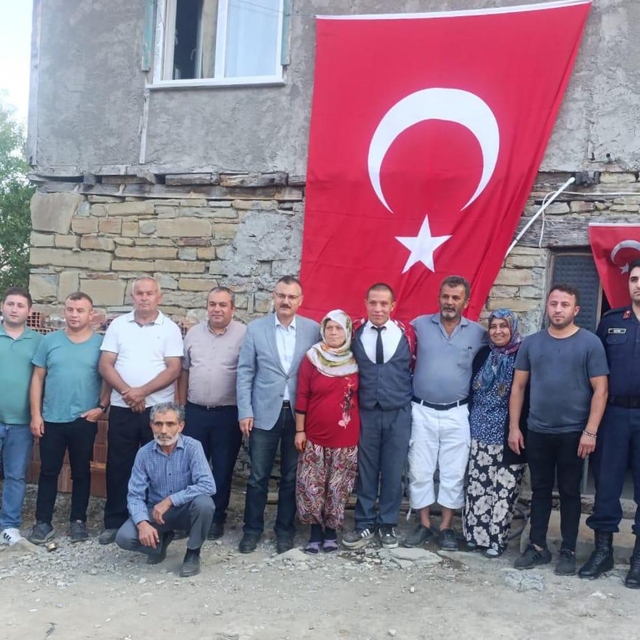 Sosyal medya paylaşımıyla gündem olan İbrahim Çetin askere uğurlandı