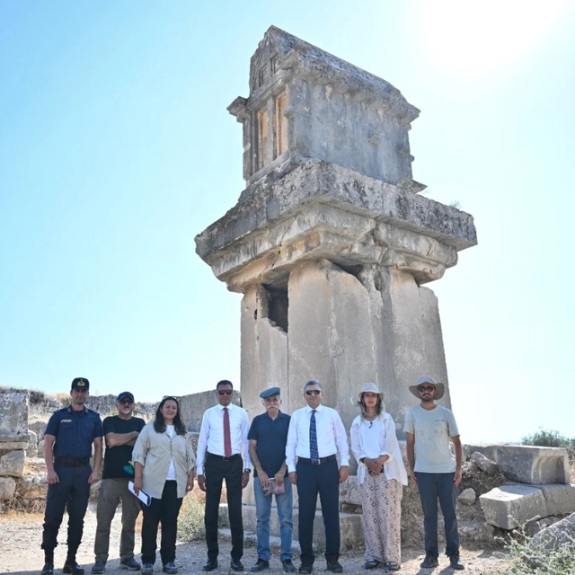 Vali Hulusi Şahin, Xanthos ve Patara antik kentlerinde incelemelerde bulund...