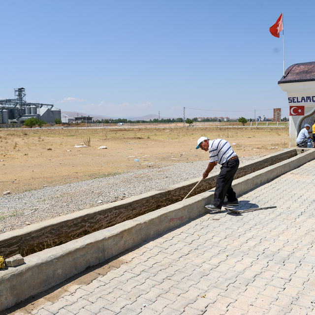 Konya'da emekli inşaat ustası doğal kaynak çeşmelerine gönüllü sahip çıkıyo...