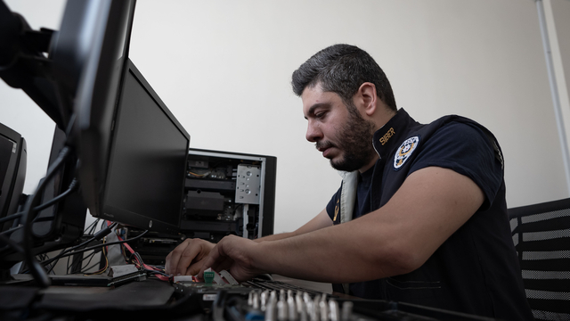 Polis "siber devriye" ile suçlulara geçit vermiyor