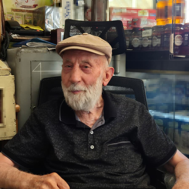 76 yıldır aynı dükkanda bakkallık yapıyor