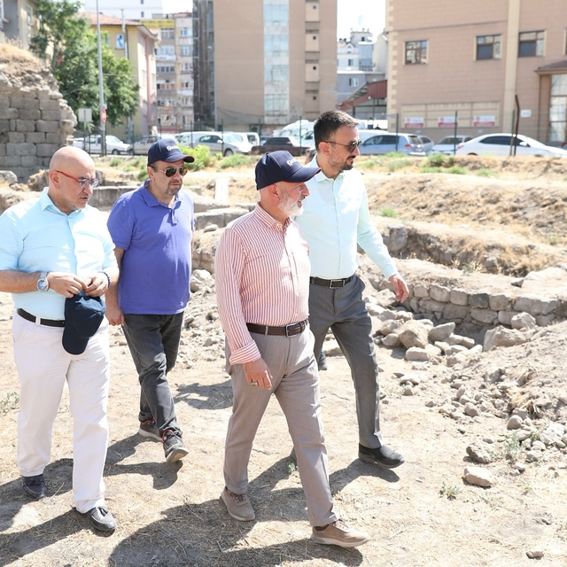 AK Parti Kayseri Milletvekili Cıngı ve Başkan Çolakbayrakdar, Hoca Hasan Me...