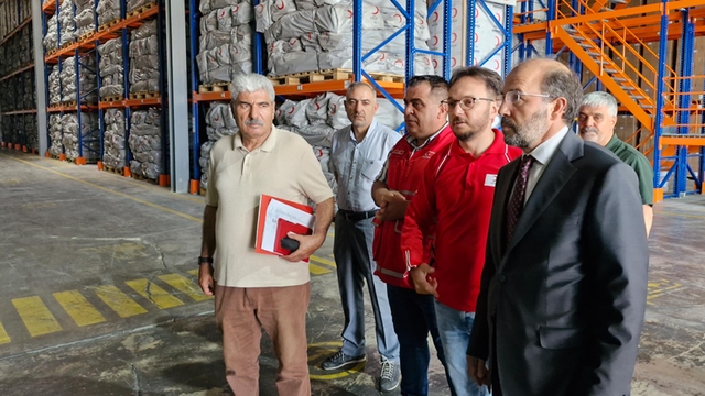 Gazze'ye gönderilecek gıdalar, Erzurum Bölge Afet Müdahale ve Lojistik Merkezi'nde