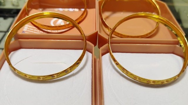 Sarrafın dikkatiyle dolandırılmaktan kurtuldu