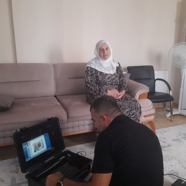 Batman'da yaşlı, engelli ve hasta vatandaşlara evde nüfus hizmeti veriliyor