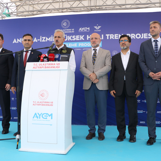 Bakan Uraloğlu: Ankara-İzmir arası seyahat süremiz 3,5 saate düşecek