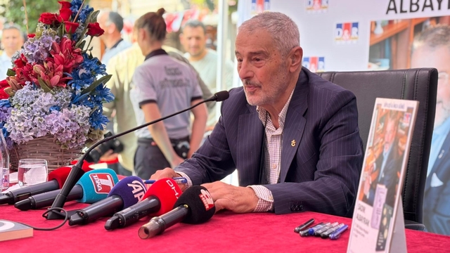 Gazeteci-yazar Sadık Albayrak, okurlarıyla buluştu