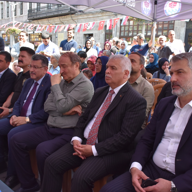 Gazeteci-Yazar Sadık Albayrak Trabzon'da okuyucularıyla buluştu