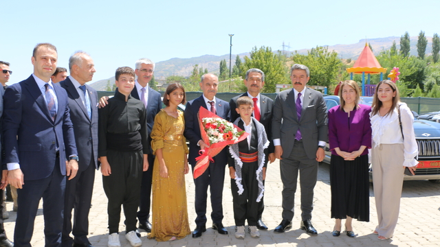 Bakan Yardımcıları Aktaş ve Yılmaz, Şırnak'ın Uludere ilçesinde temaslarda bulundu