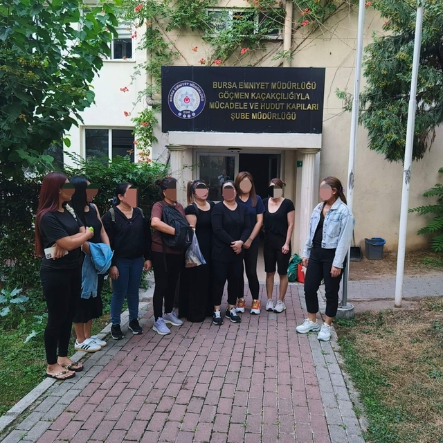 Bursa'da, çalışma izni bulunmayan yabancı uyruklu 9 kadın yakalandı