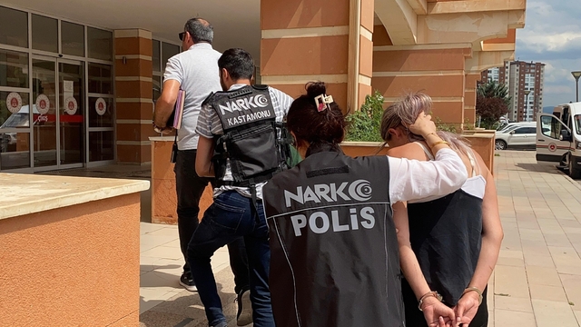 Kastamonu'da uyuşturucuyla yakalanan 2 şüpheli tutuklandı