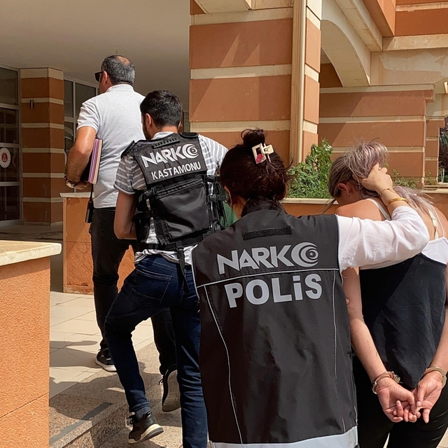 Kastamonu'da uyuşturucuyla yakalanan 2 şüpheli tutuklandı