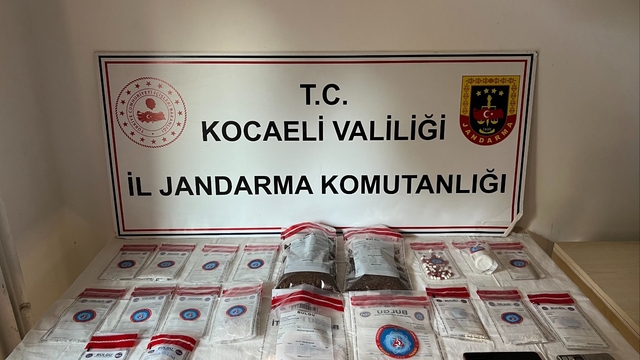 Kocaeli'de uyuşturucu operasyonunda yakalanan 2 zanlı tutuklandı