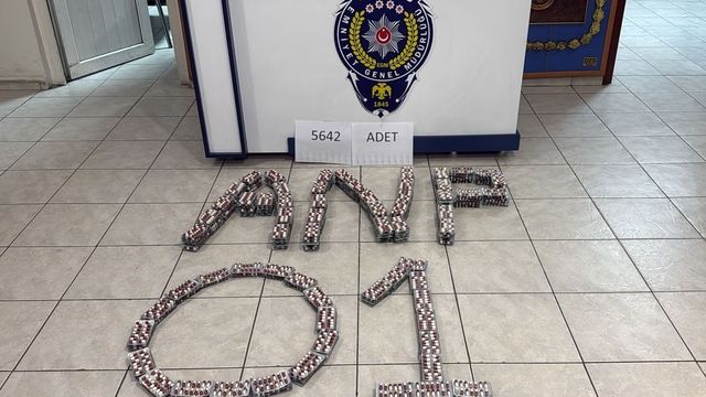 Adana'da otobüs yolcusu, valizinde 5 bin 642 uyuşturucu etkili hapla yakalandı