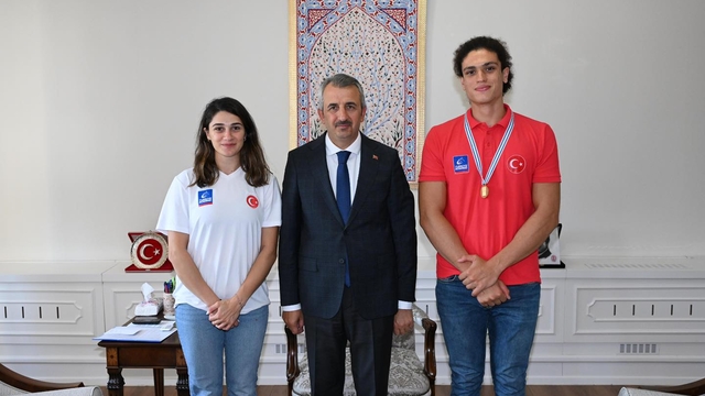 Türkiye Kürek Federasyonu'ndan Vali Sezer'e ziyaret