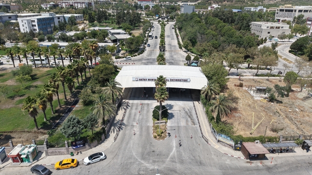 Depremden etkilenen Hatay Mustafa Kemal Üniversitesi yüz yüze eğitime hazırlanıyor