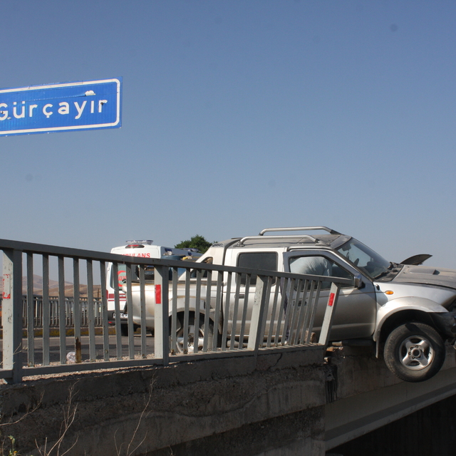 Sivas'ta iki ayrı trafik kazasında 9 kişi yaralandı