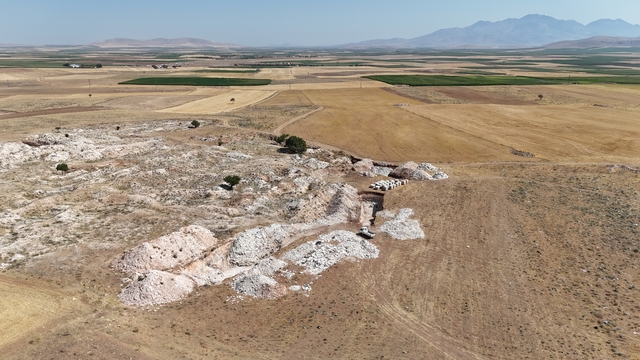 Taş ustaları ilçelerinin simgesi "kasaba taşı"nın unutulmaması için çalışıyor