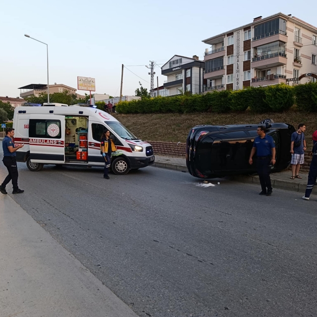Gerze'de otomobilin devrilmesi sonucu 1 kişi yaralandı