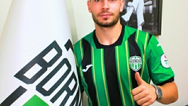 Bornova 1877'den sol bek transferi