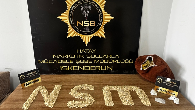 Hatay'da otomobilde yastığa gizlenmiş 8 bin uyuşturucu hap ele geçirildi