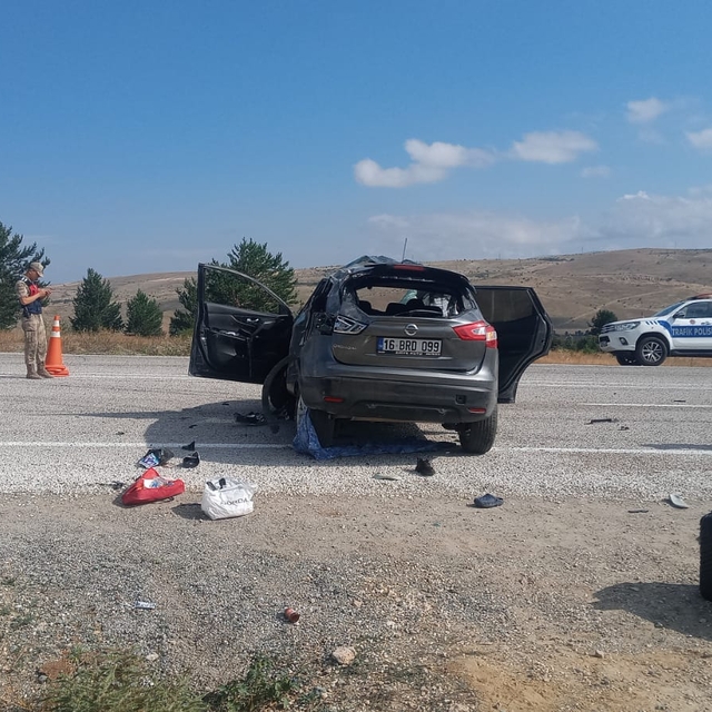 Erzincan'da SUV tipi araç takla attı, 1 çocuk öldü, 3 kişi yaralandı
