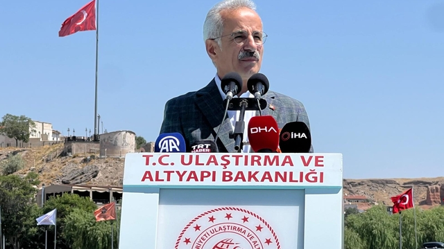 Bakan Uraloğlu: Tarihi yapılarımızı ayağa kaldırmak için var gücümüzle çalışıyoruz