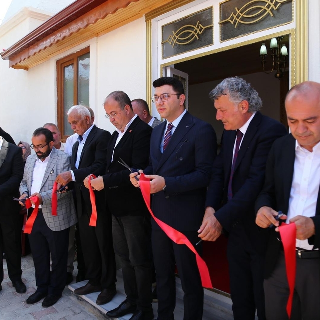 Almus'ta hayırseverlerin katkısıyla inşa edilen caminin açılışı yapıldı