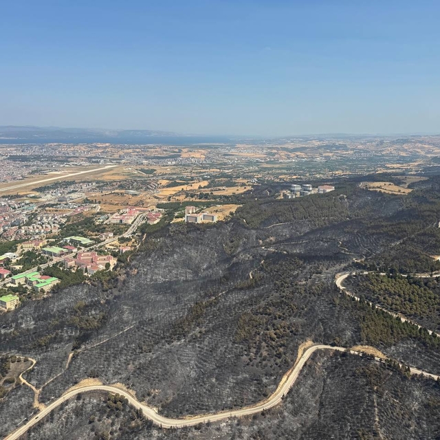 Çanakkale'deki yangında zarar gören alanlar helikopterden görüntülendi